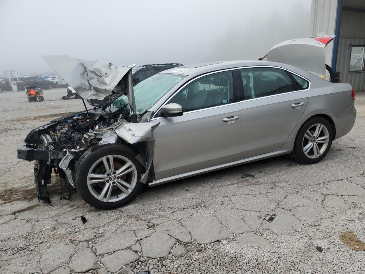 Lot #3297921811 2014 VOLKSWAGEN PASSAT SE