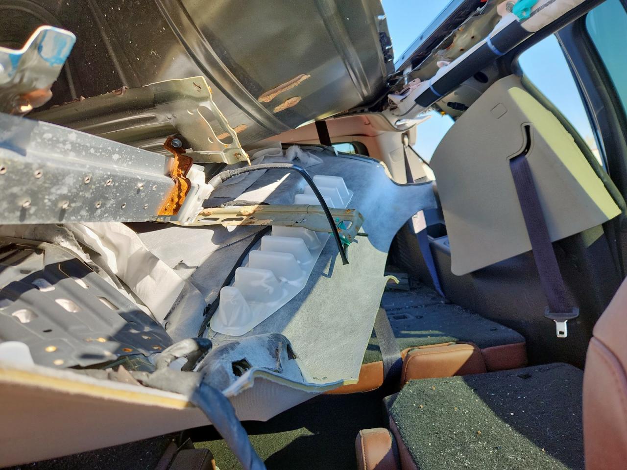 CADILLAC ESCALADE ESV LUXURY