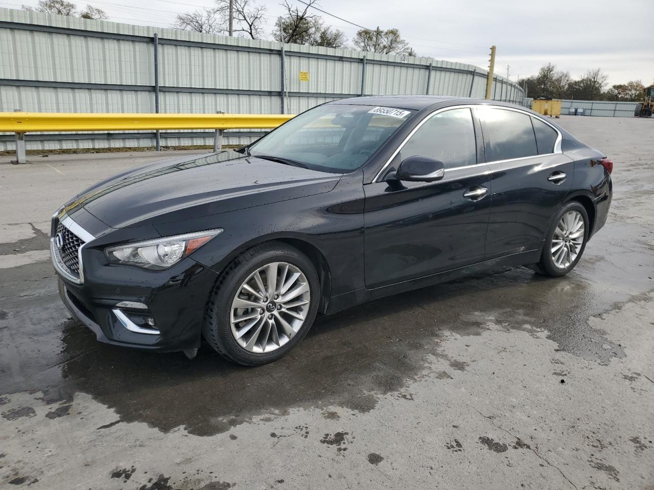 INFINITI Q50 LUXE