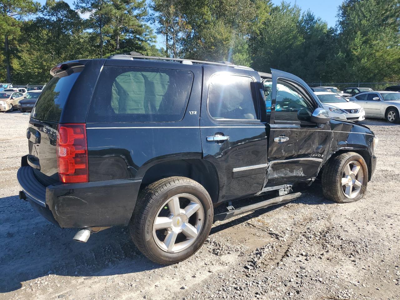 CHEVROLET TAHOE C1500 LTZ