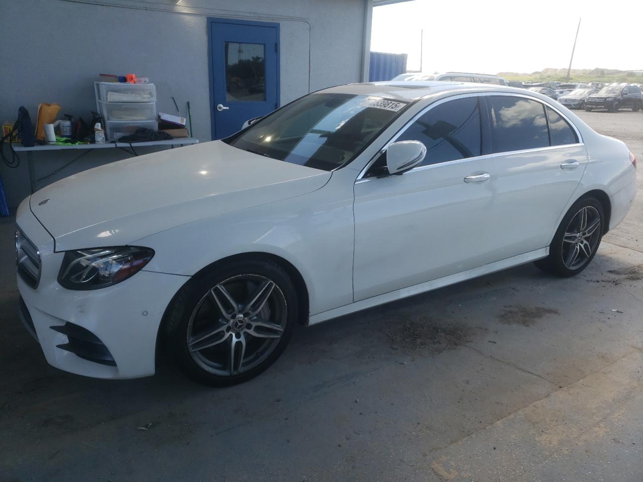 MERCEDES-BENZ E-CLASS 300