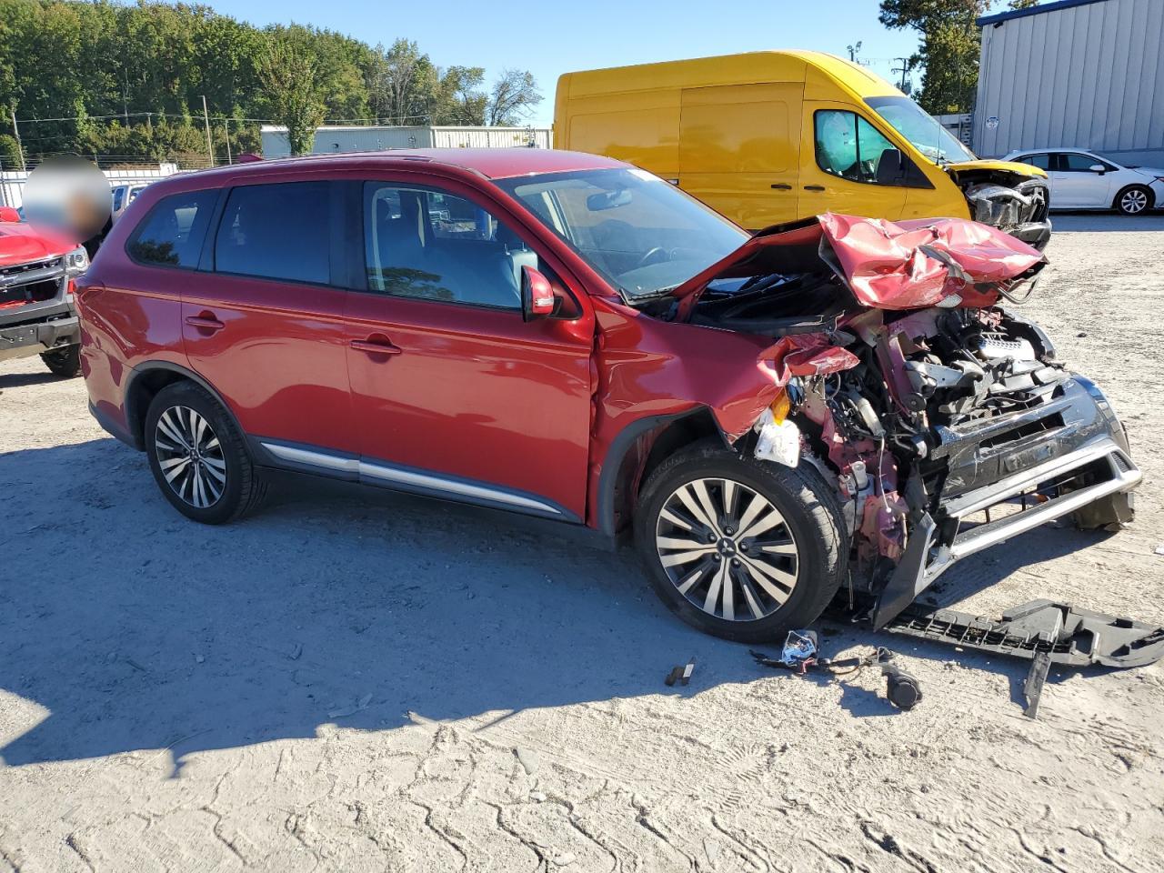 MITSUBISHI OUTLANDER SE