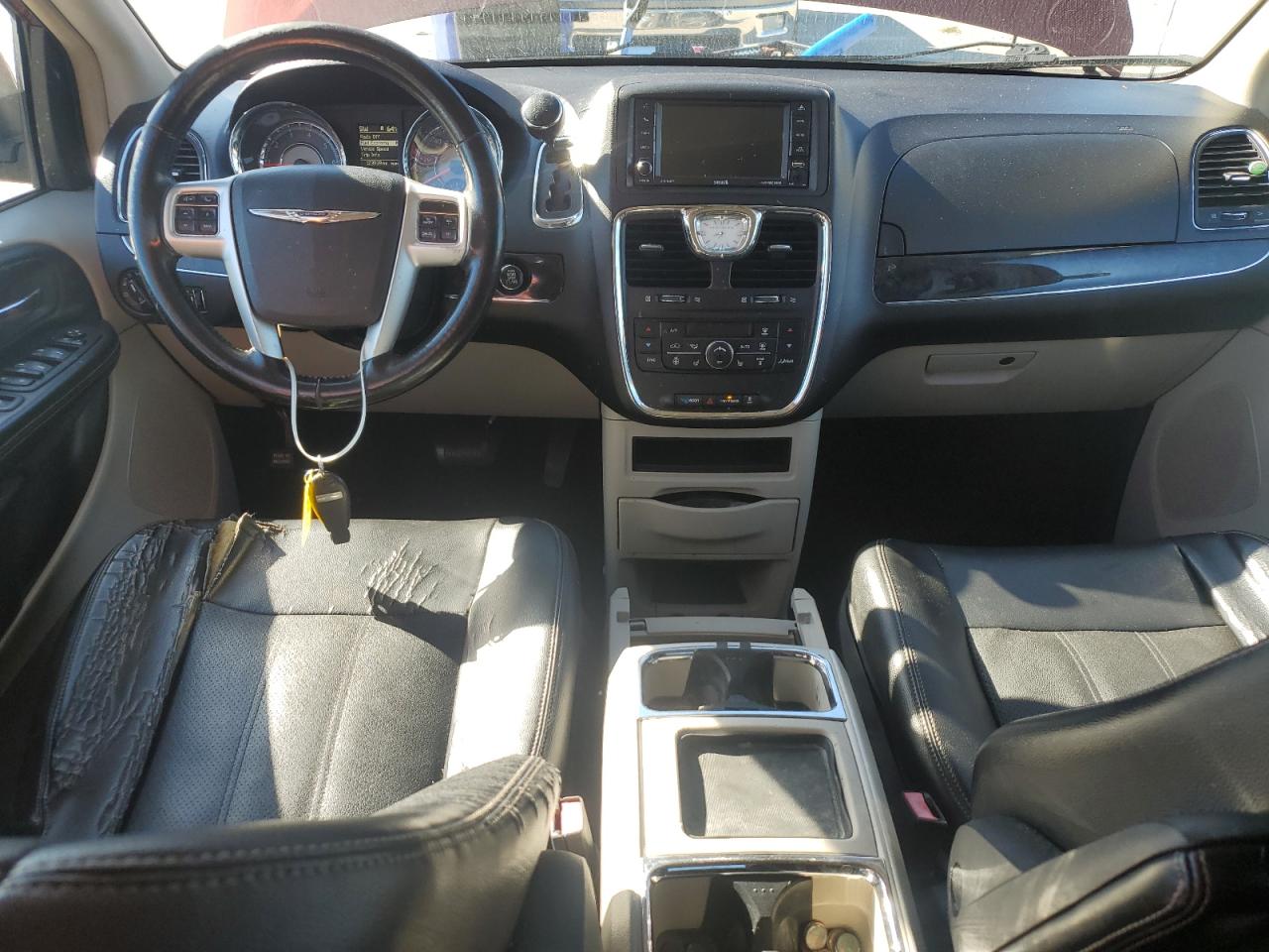 CHRYSLER TOWN & COUNTRY TOURING L