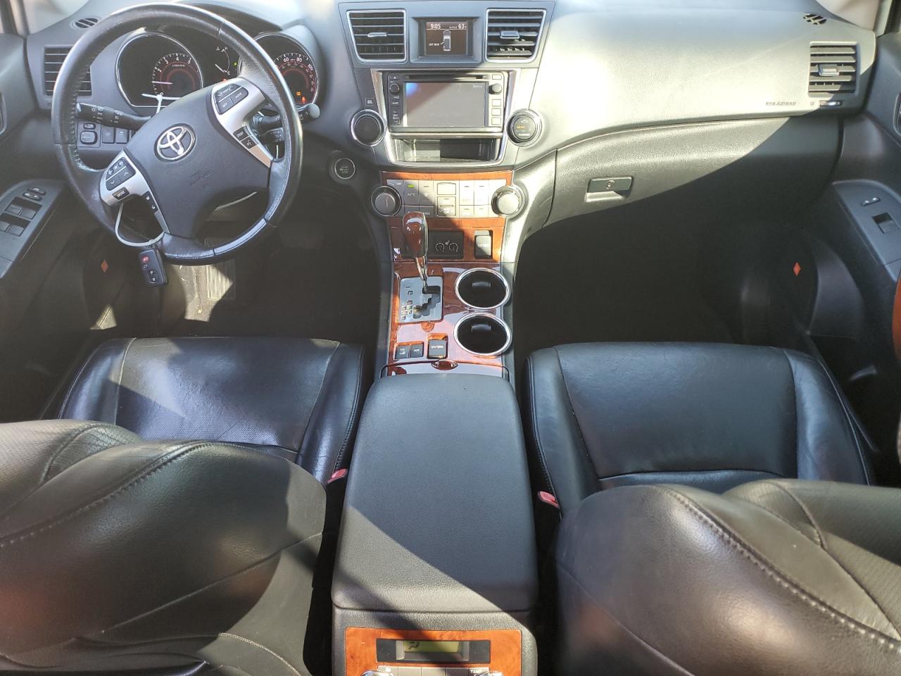 TOYOTA HIGHLANDER LIMITED