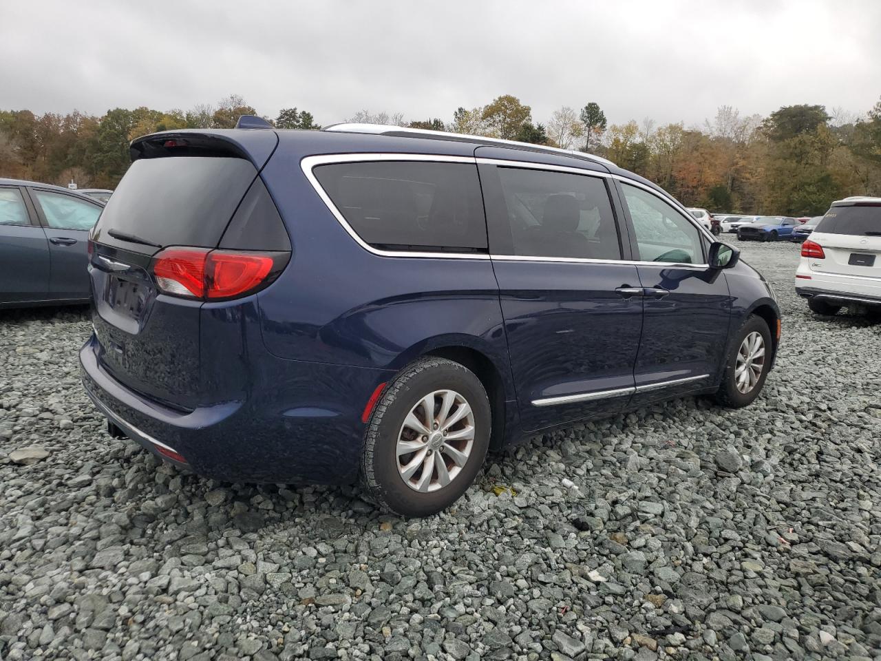 CHRYSLER PACIFICA TOURING L