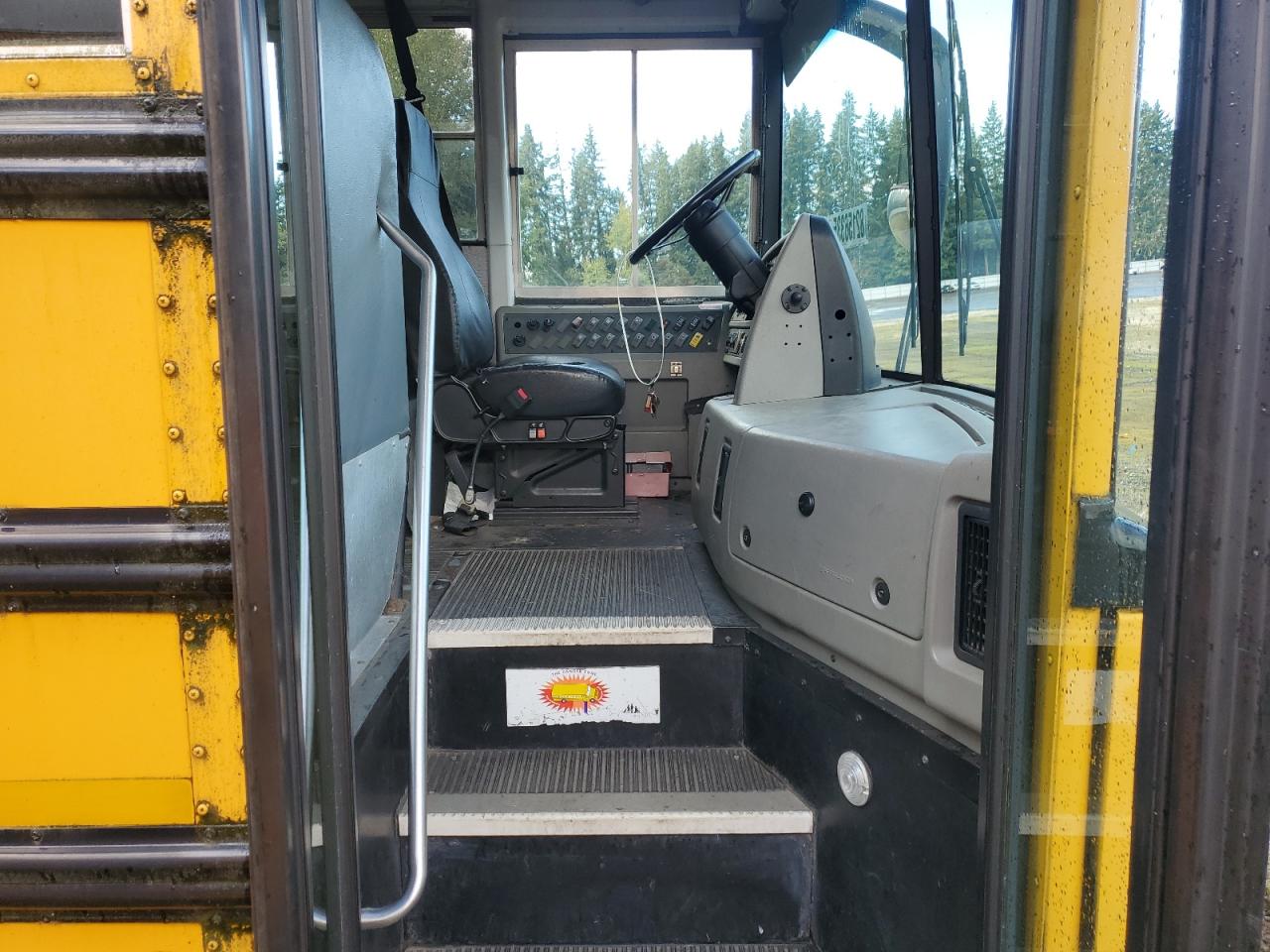 Lot #3256344375 2009 THOMAS SAF-T-LINER HDX