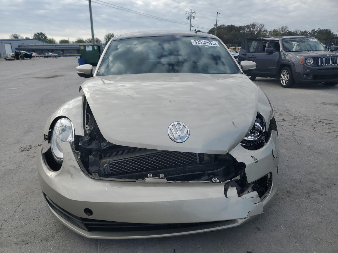 VOLKSWAGEN BEETLE SE