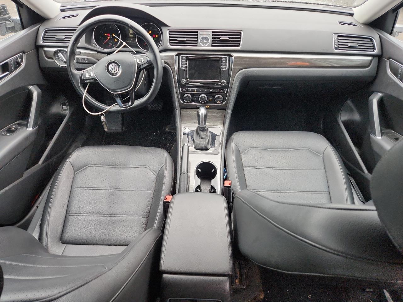 VOLKSWAGEN PASSAT SE