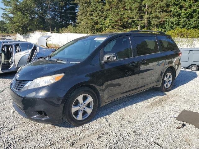 TOYOTA SIENNA LE