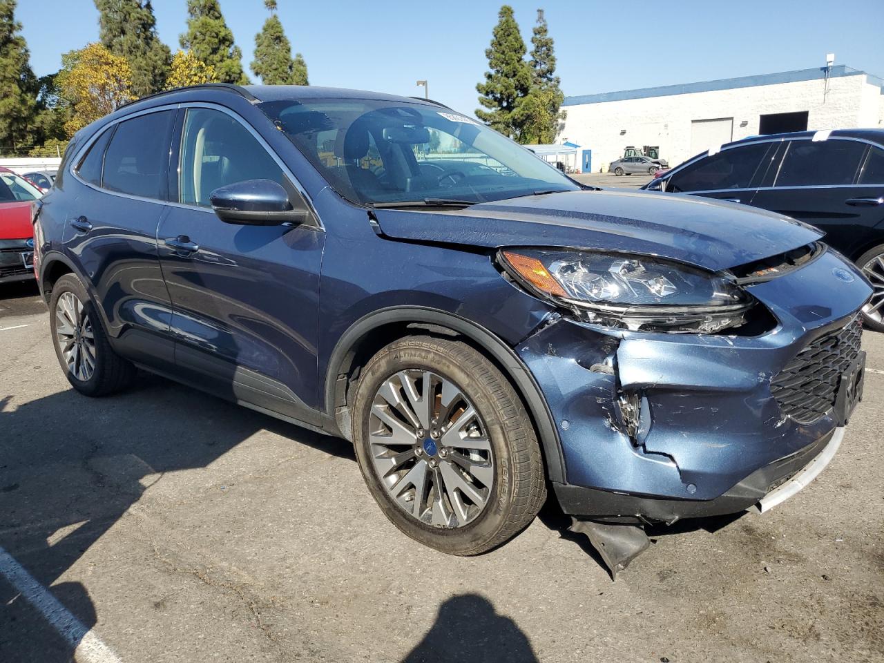 FORD ESCAPE TITANIUM