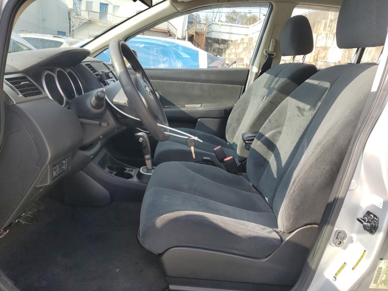 NISSAN VERSA S