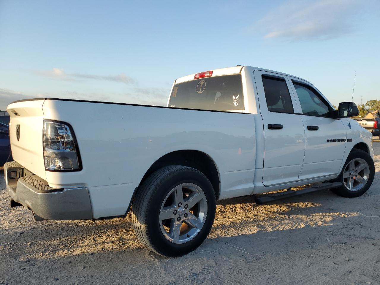 DODGE RAM 1500 ST
