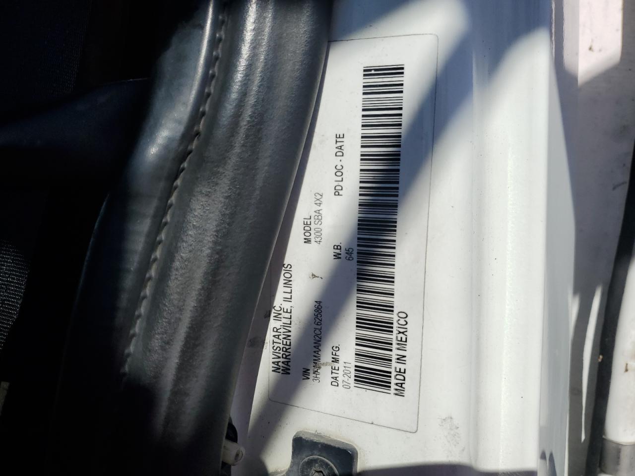 Lot #3268340026 2012 INTERNATIONAL 4000 4300