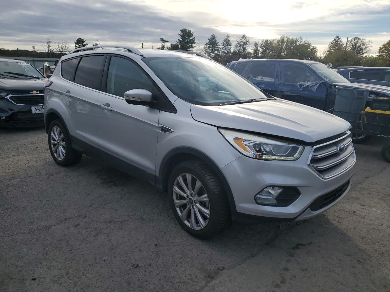FORD ESCAPE TITANIUM