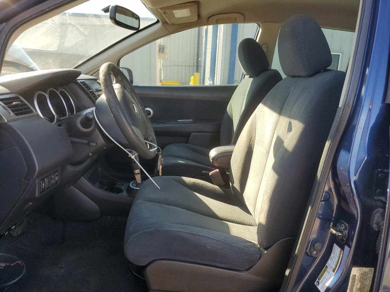 NISSAN VERSA S