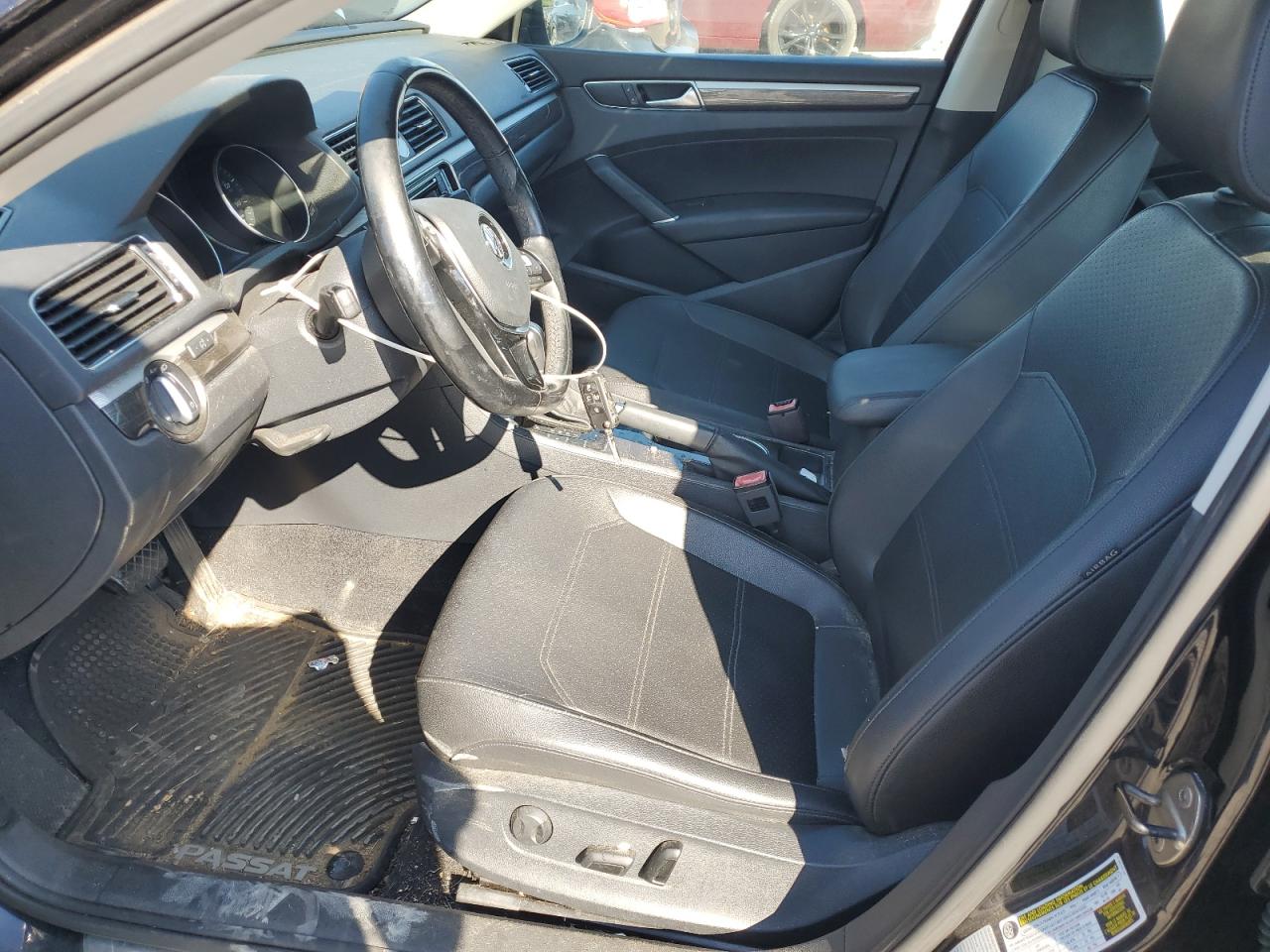 VOLKSWAGEN PASSAT SE