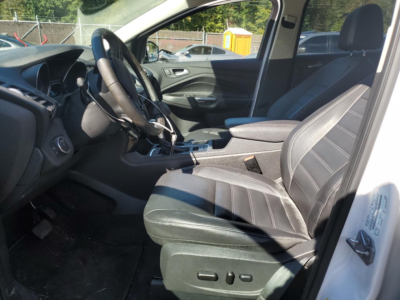 FORD ESCAPE TITANIUM