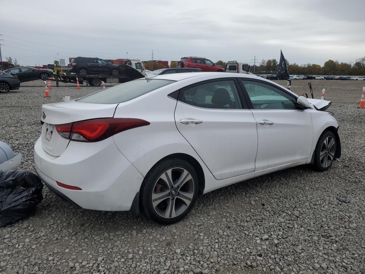 HYUNDAI ELANTRA SE