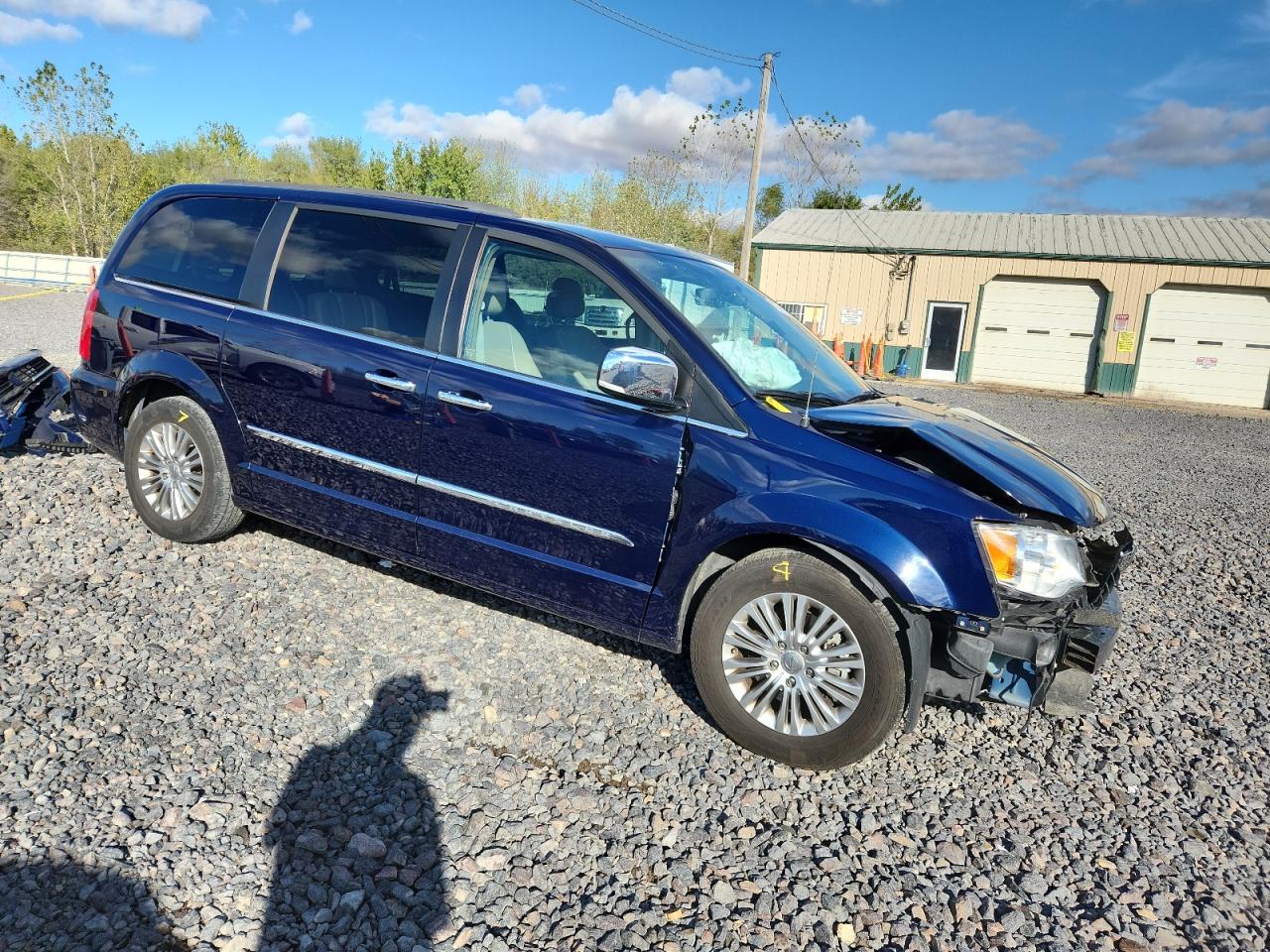 CHRYSLER TOWN & COUNTRY TOURING L