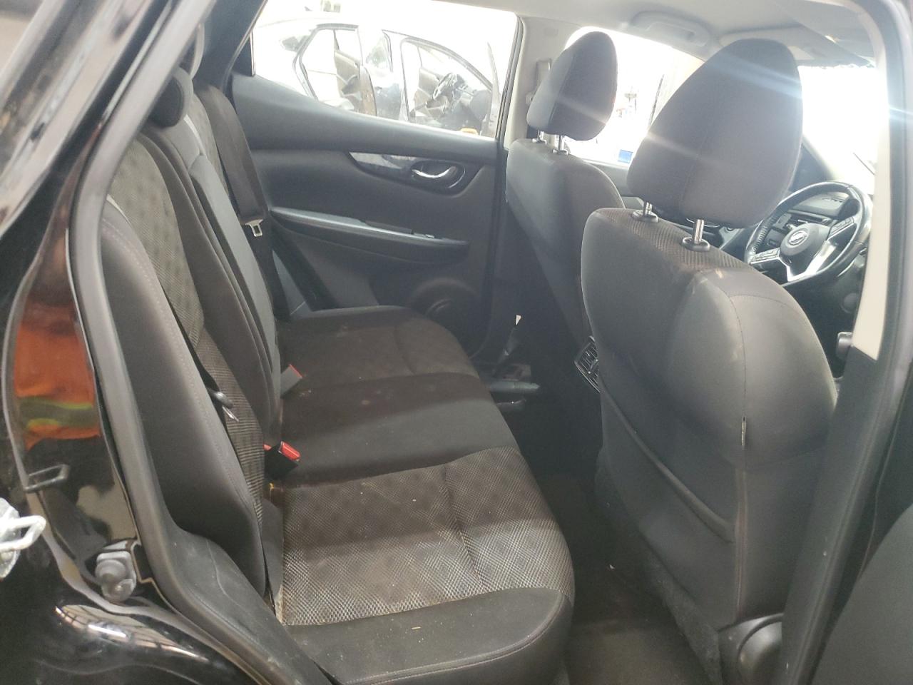 NISSAN ROGUE SPORT S