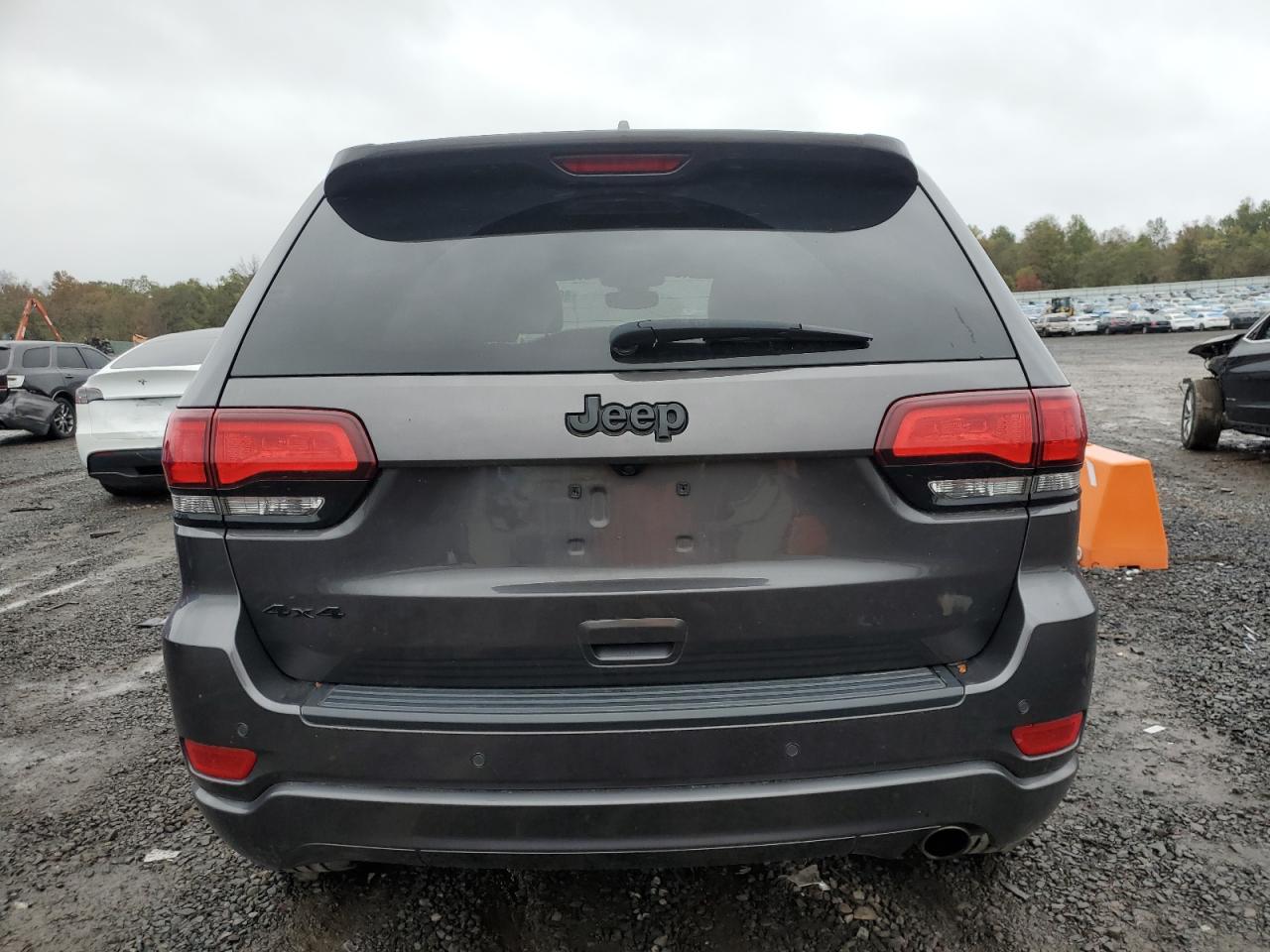 JEEP GRAND CHEROKEE LAREDO