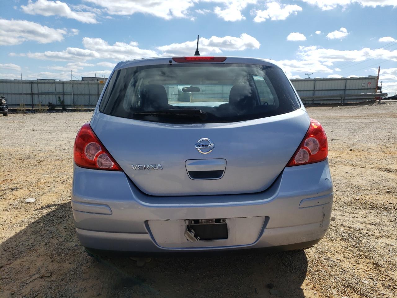 NISSAN VERSA S