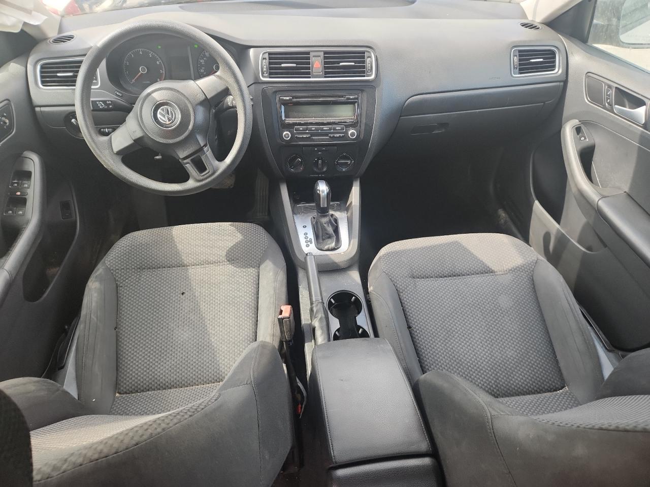 VOLKSWAGEN JETTA BASE