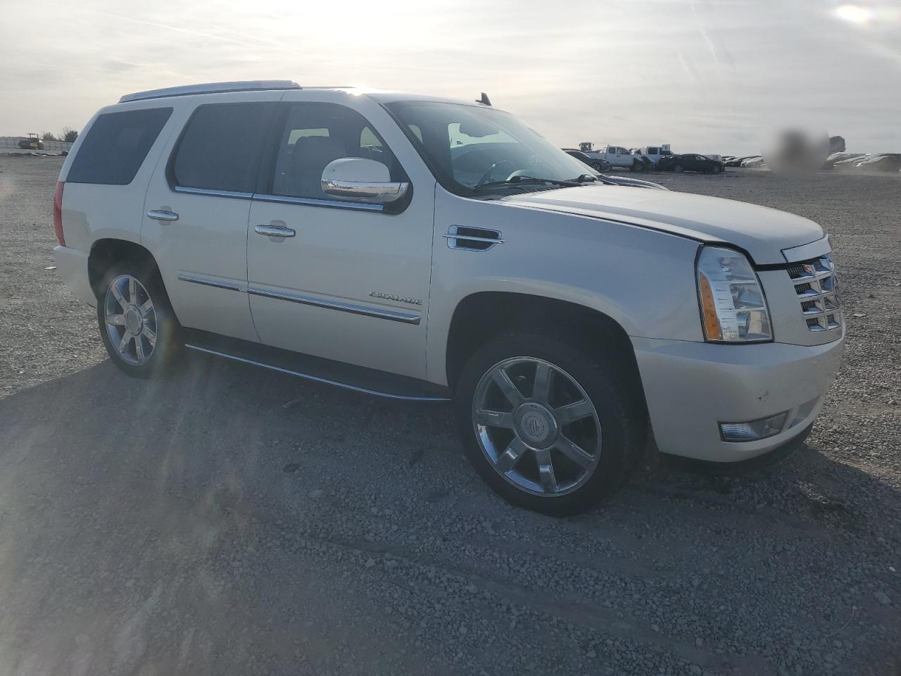 CADILLAC ESCALADE LUXURY