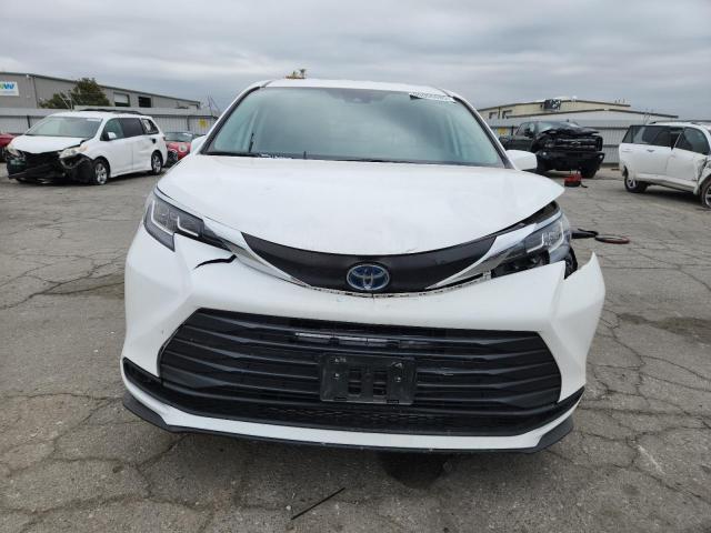 2022 TOYOTA SIENNA LE - 5TDKRKECXNS102875