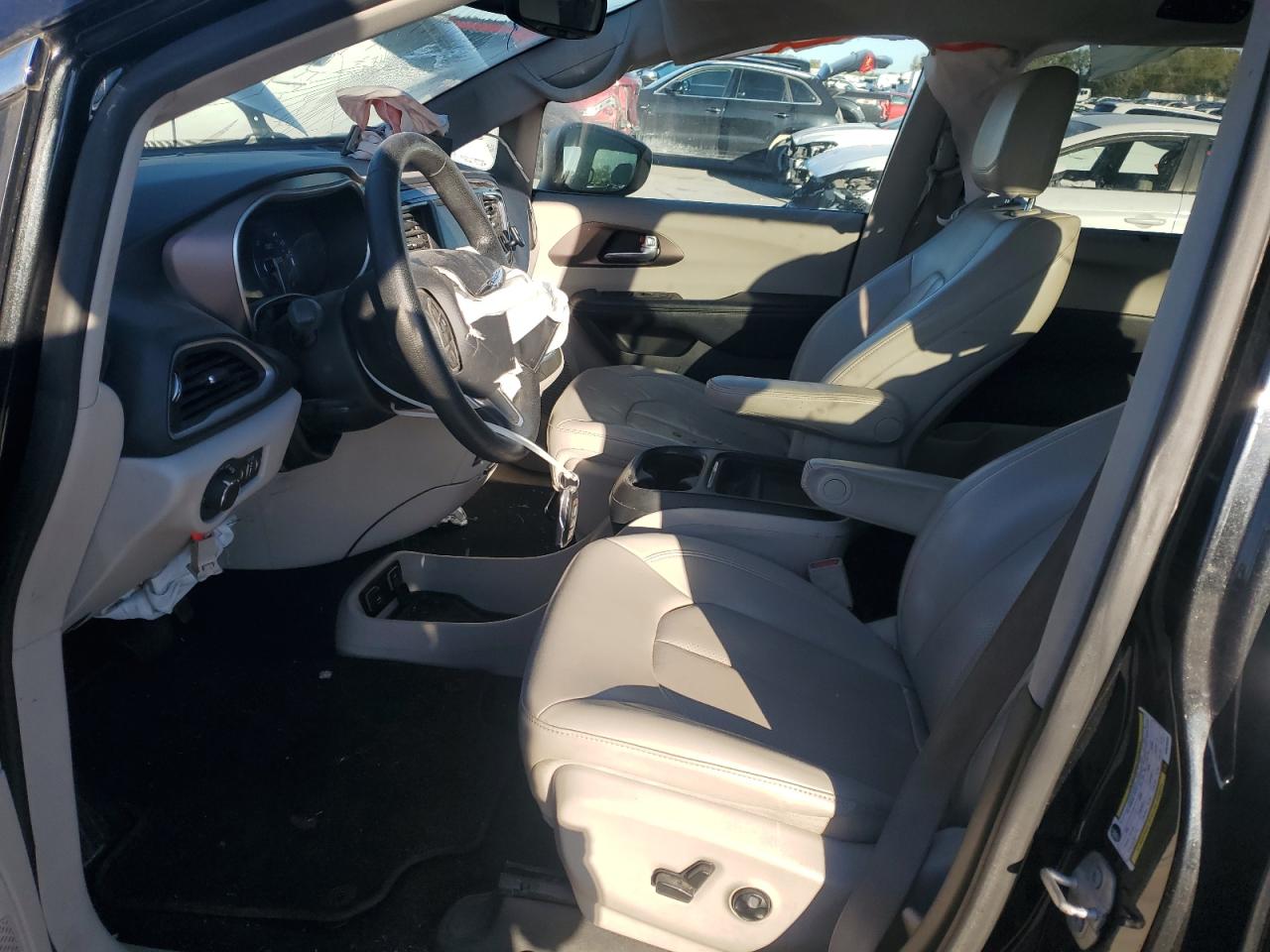 CHRYSLER VOYAGER LXI