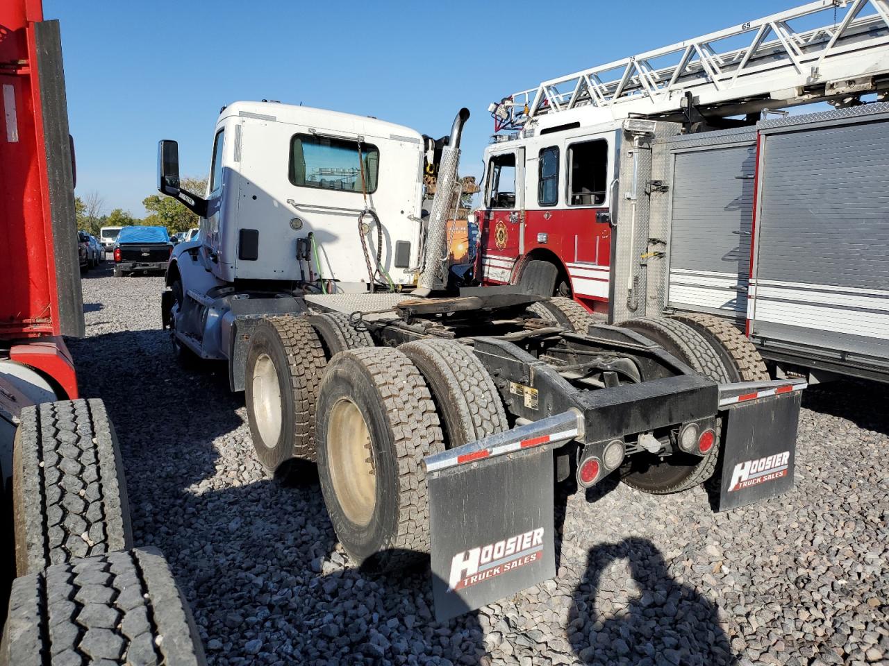 Lot #3263733693 2016 PETERBILT 579