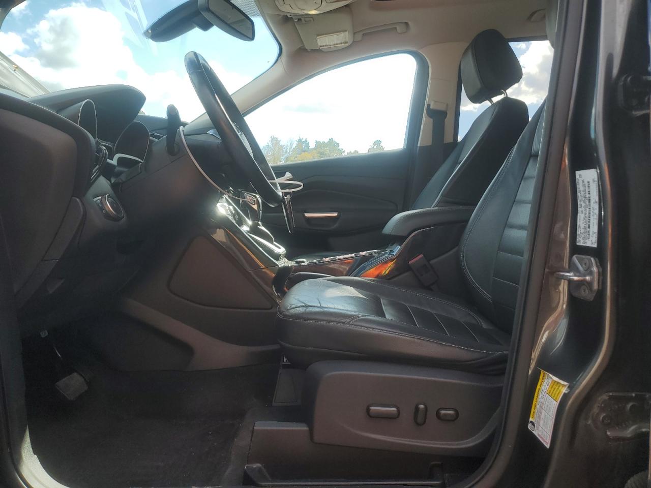 FORD ESCAPE TITANIUM