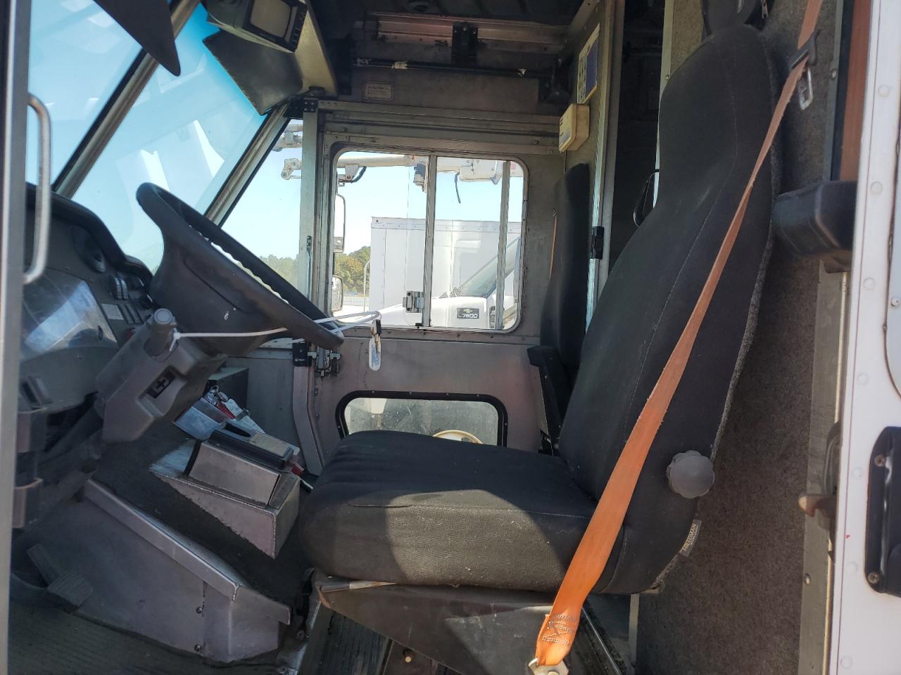 Lot #3292393310 2007 WRKH COMMERCIAL CHASSIS W42