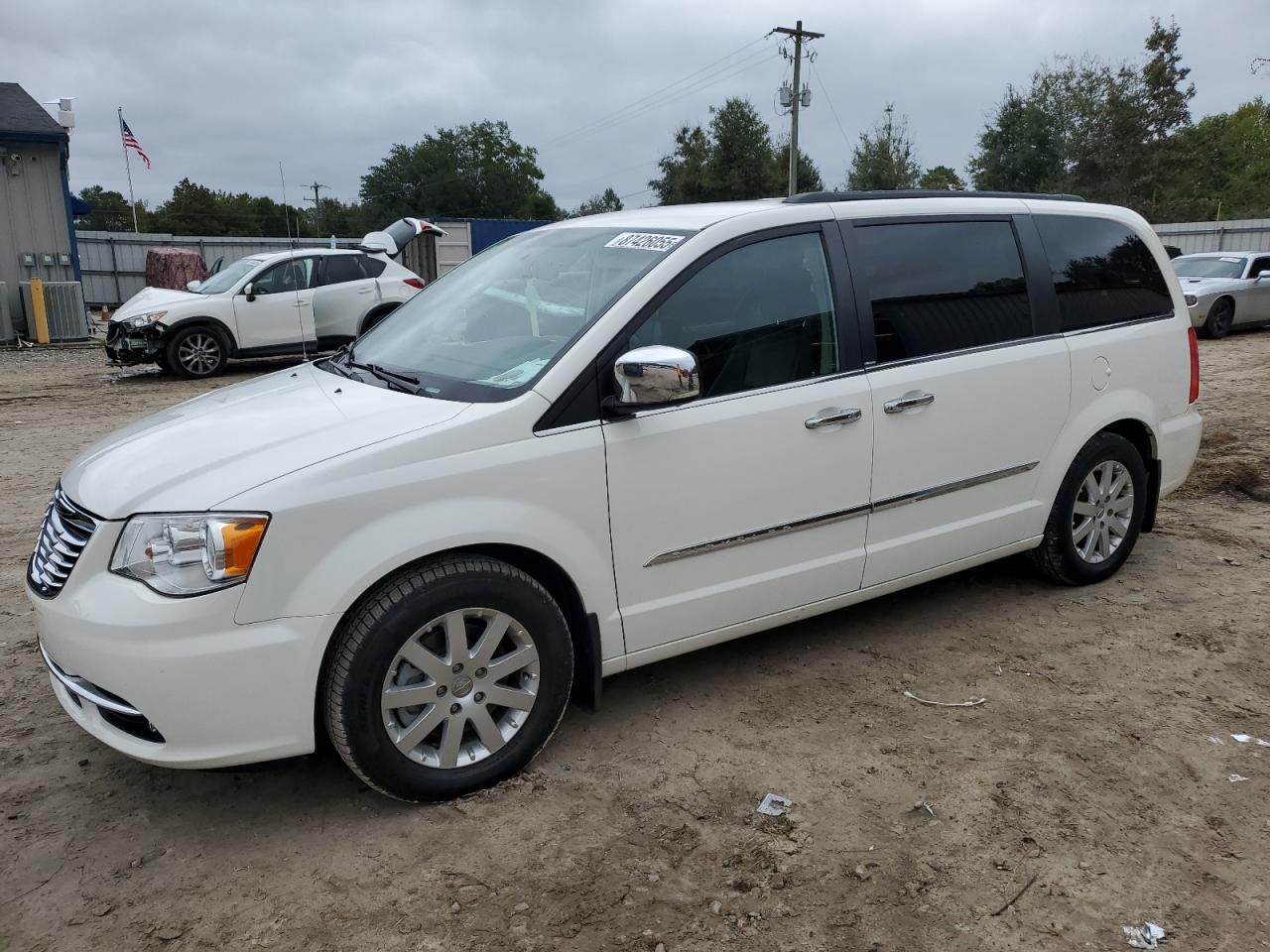 CHRYSLER TOWN & COUNTRY TOURING L