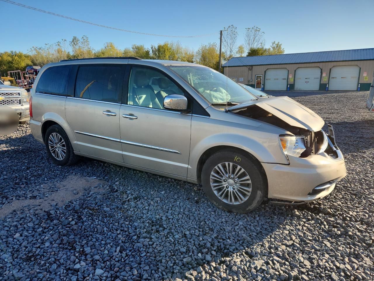 CHRYSLER TOWN & COUNTRY TOURING L