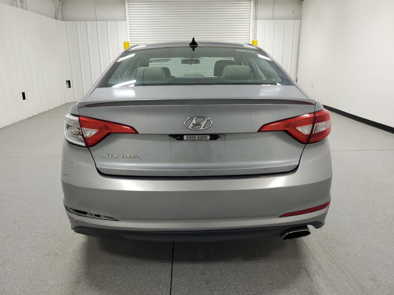 Lot #3318053391 2017 HYUNDAI SONATA SE