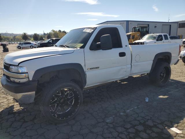 Global Auto Auctions: 2001 CHEVROLET SILVERADO C2500 HEAVY DUTY