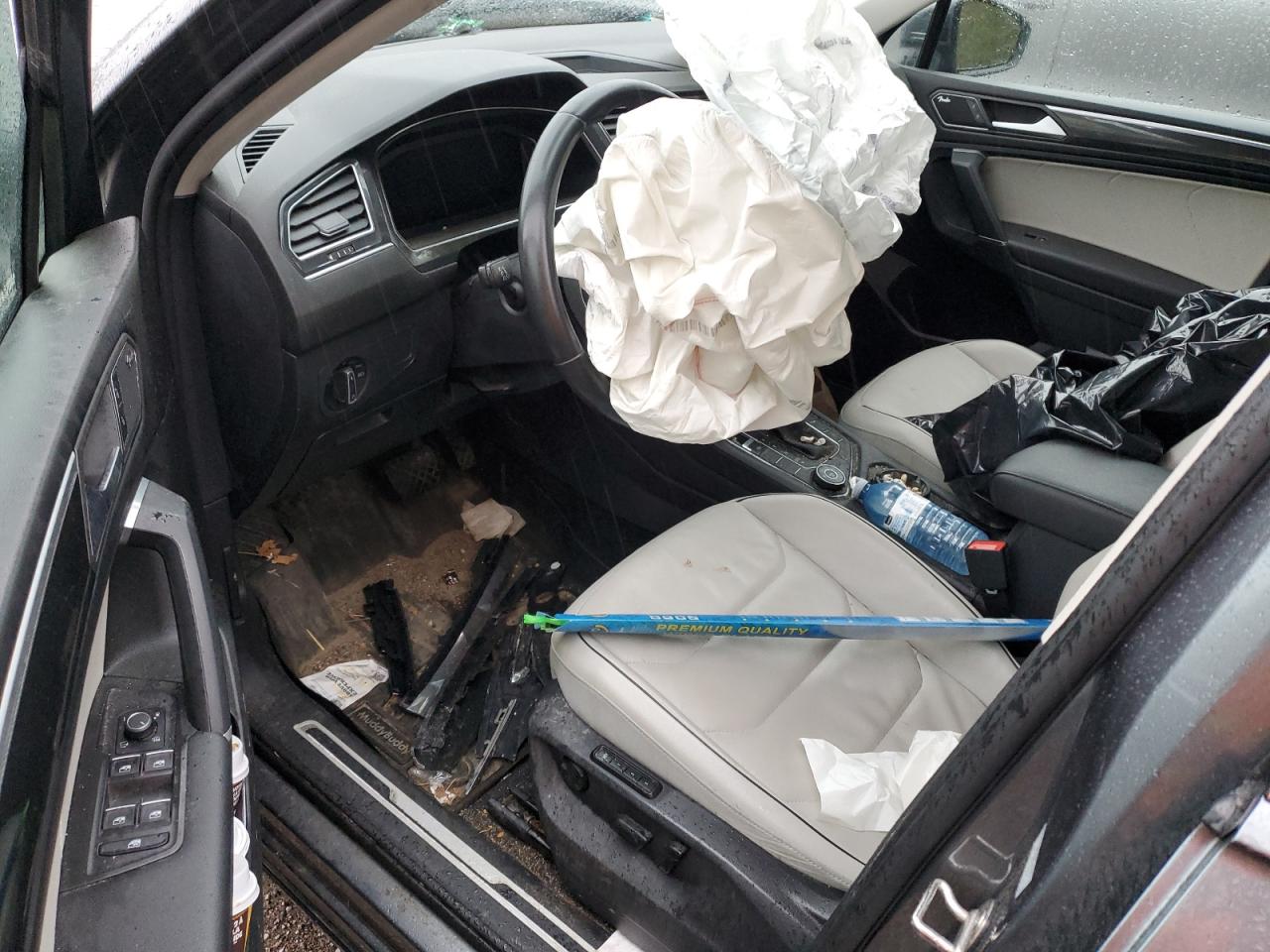 VOLKSWAGEN TIGUAN SEL PREMIUM R-LINE