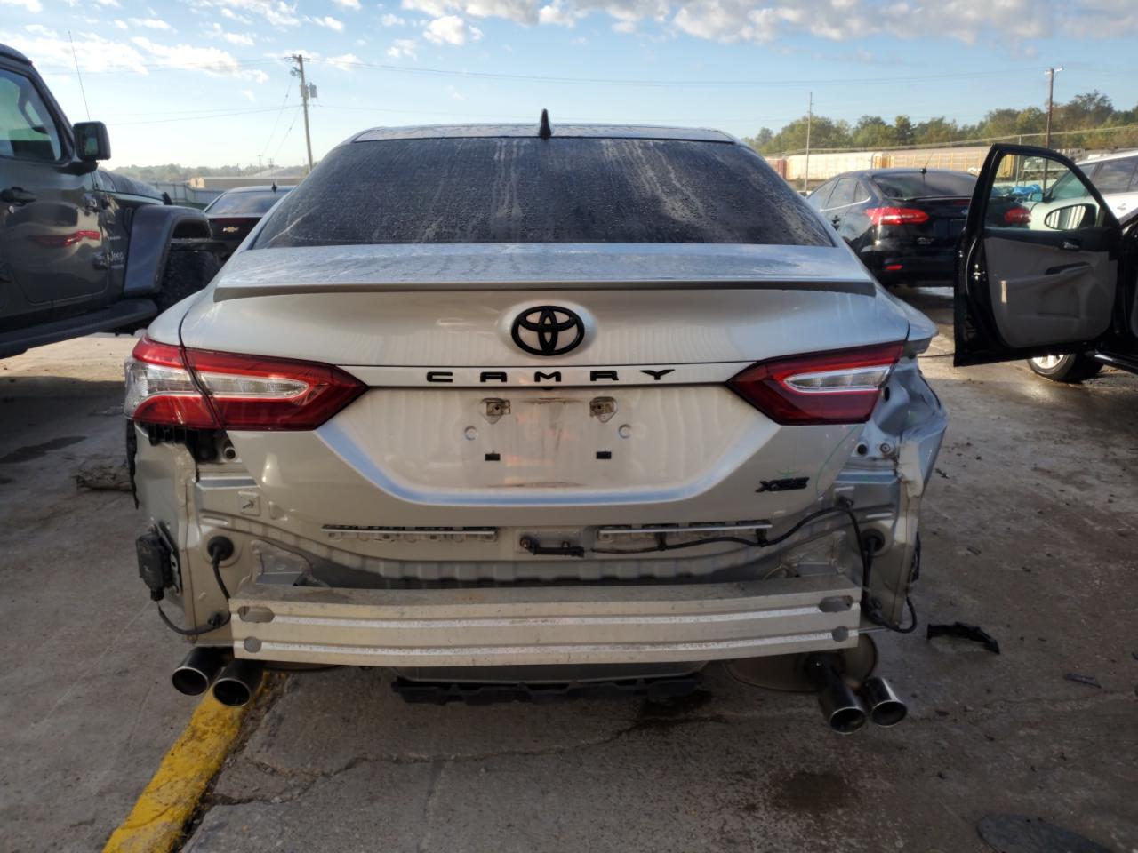 TOYOTA CAMRY XSE