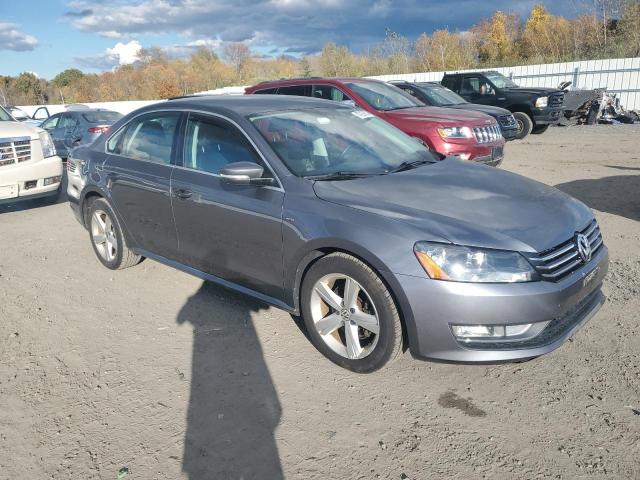 2015 VOLKSWAGEN PASSAT S - 1VWAT7A35FC111659