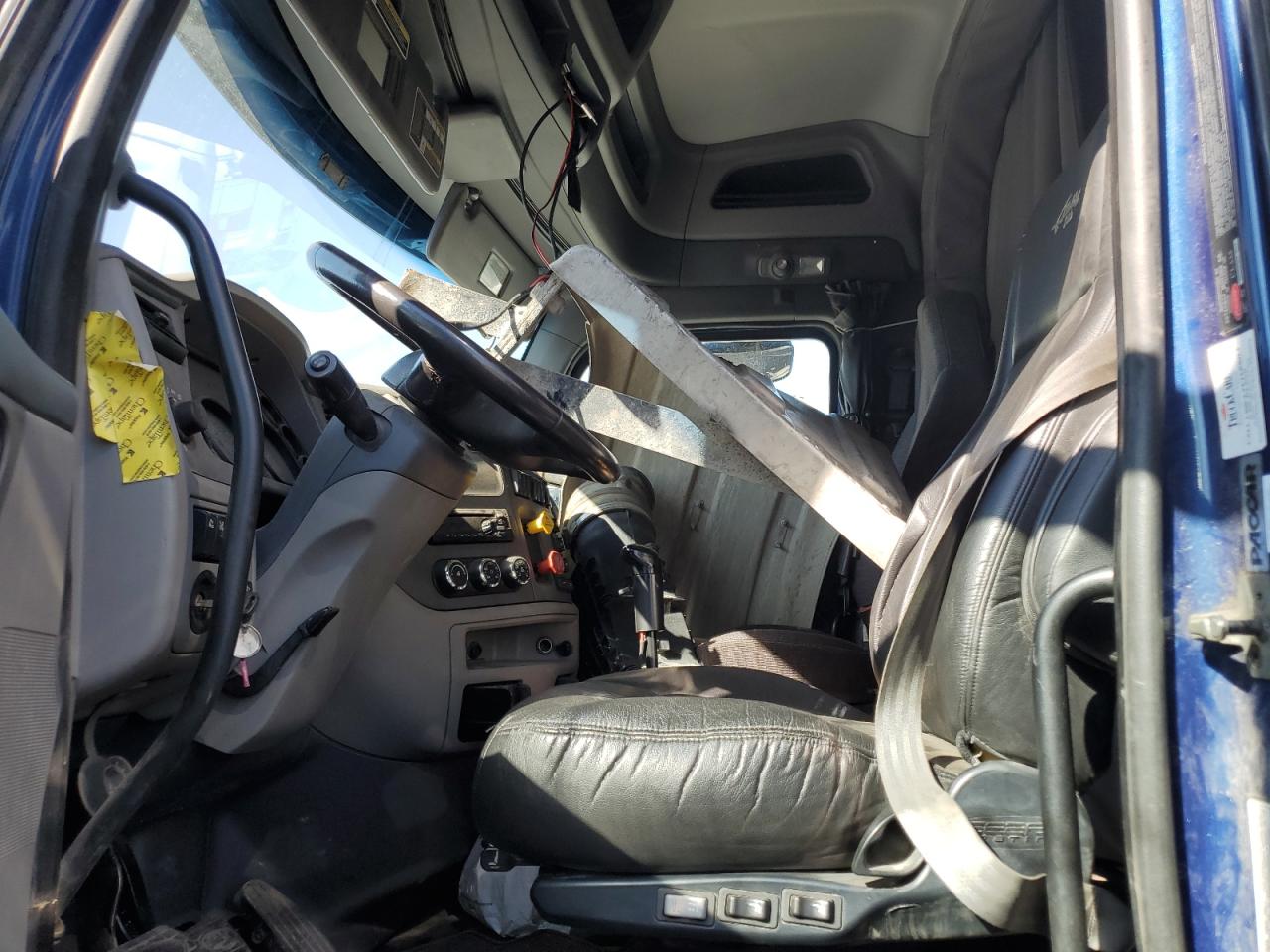 Lot #3273977784 2015 PETERBILT TRACTOR 579