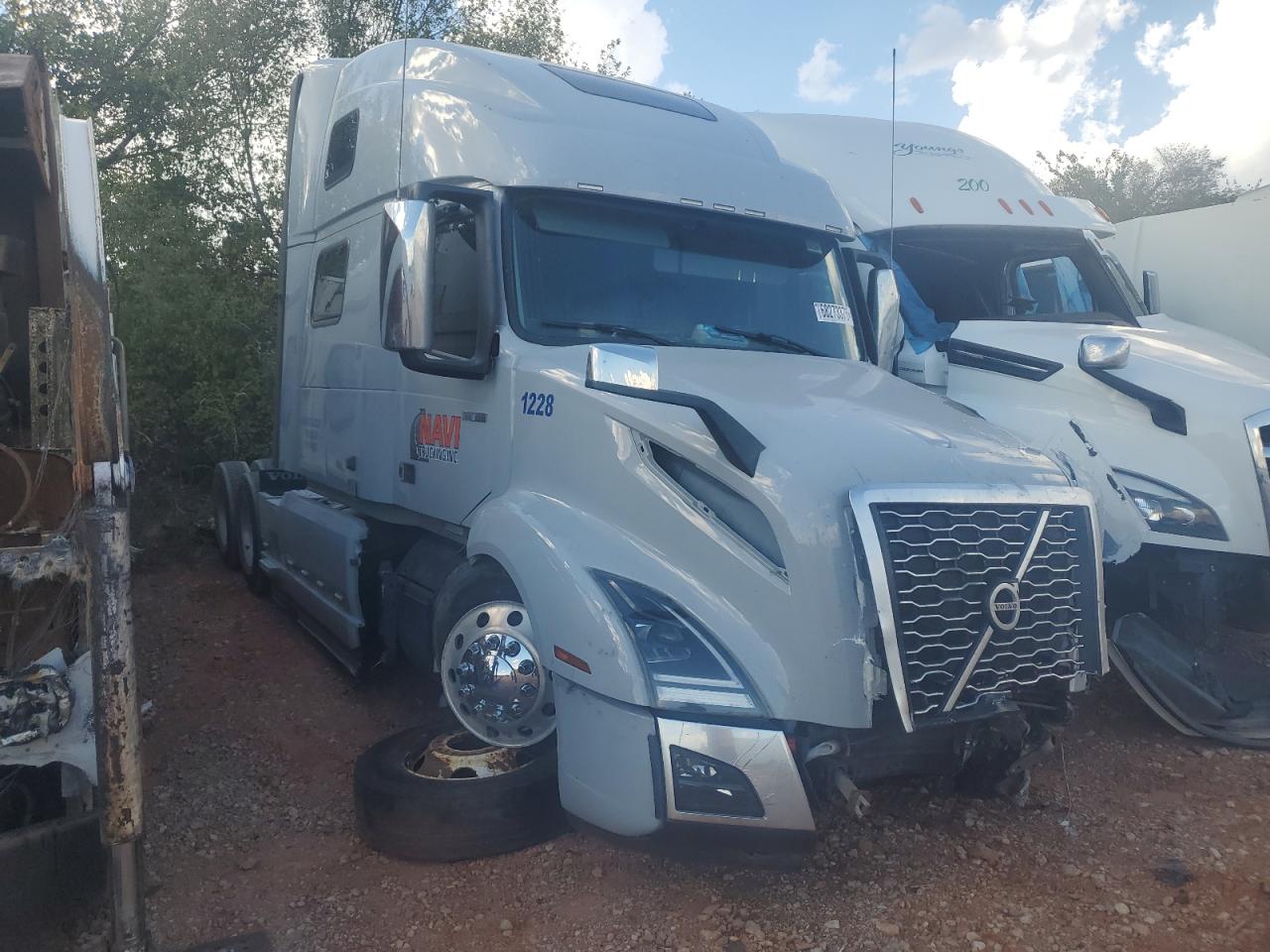 Lot #3297043486 2024 VOLVO VNL