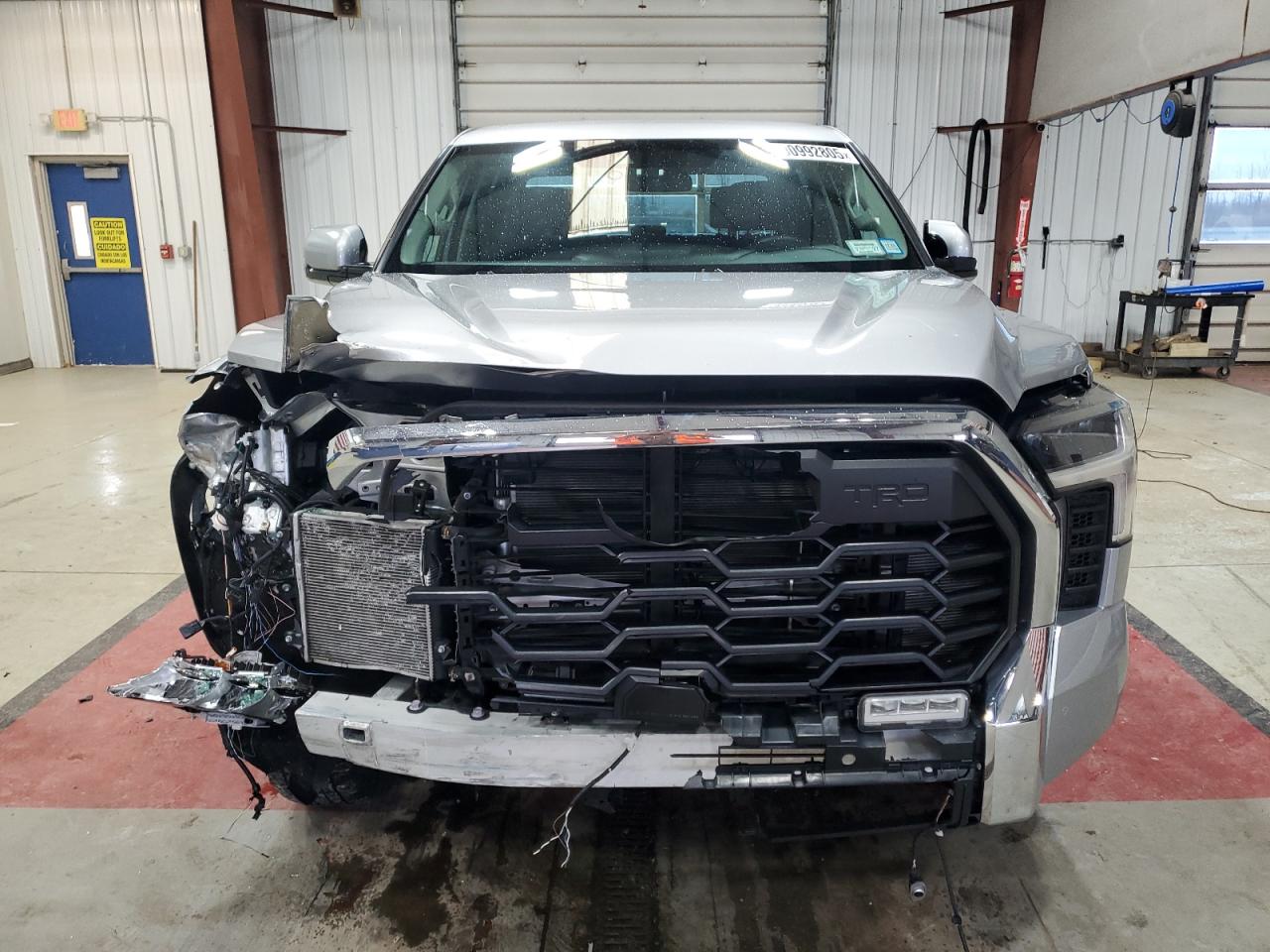 TOYOTA TUNDRA CREWMAX SR