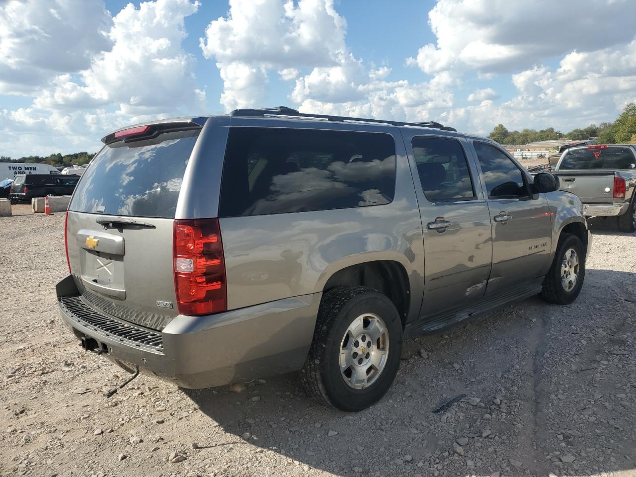 CHEVROLET SUBURBAN C1500 LS