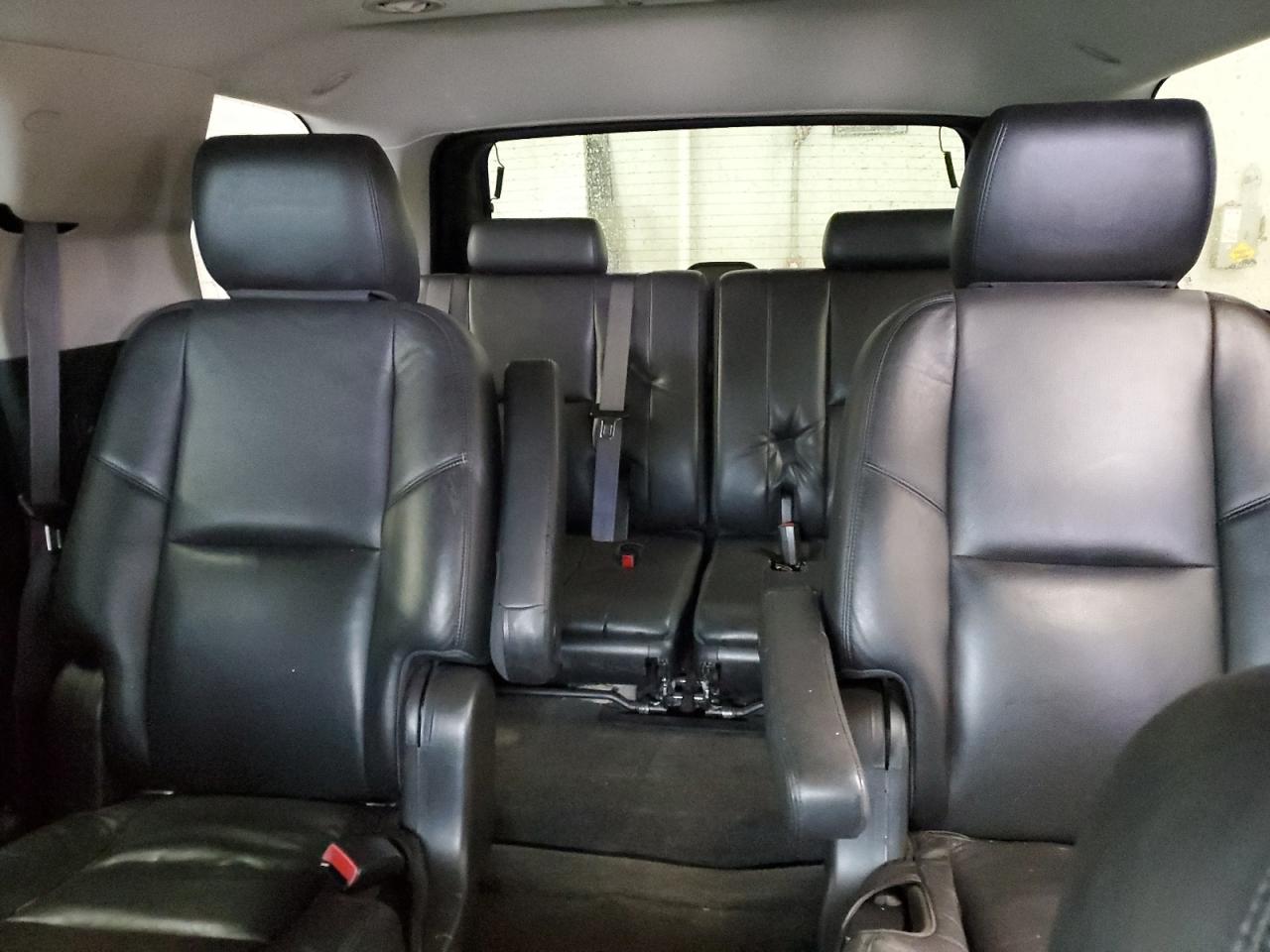 CADILLAC ESCALADE LUXURY