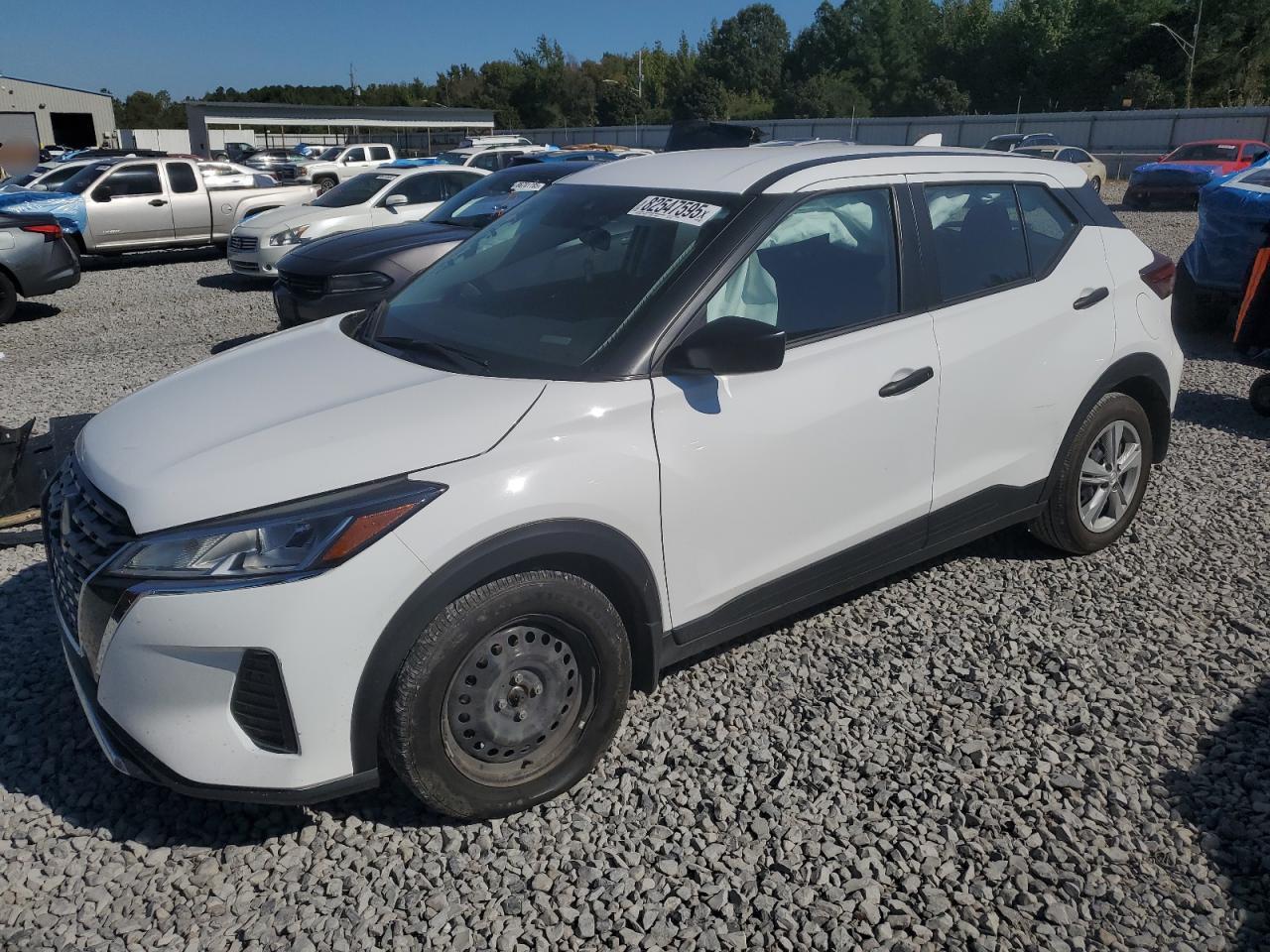 NISSAN KICKS S