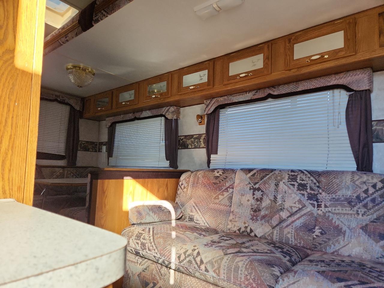 Lot #3283891413 2004 NEWMAR BAY STAR