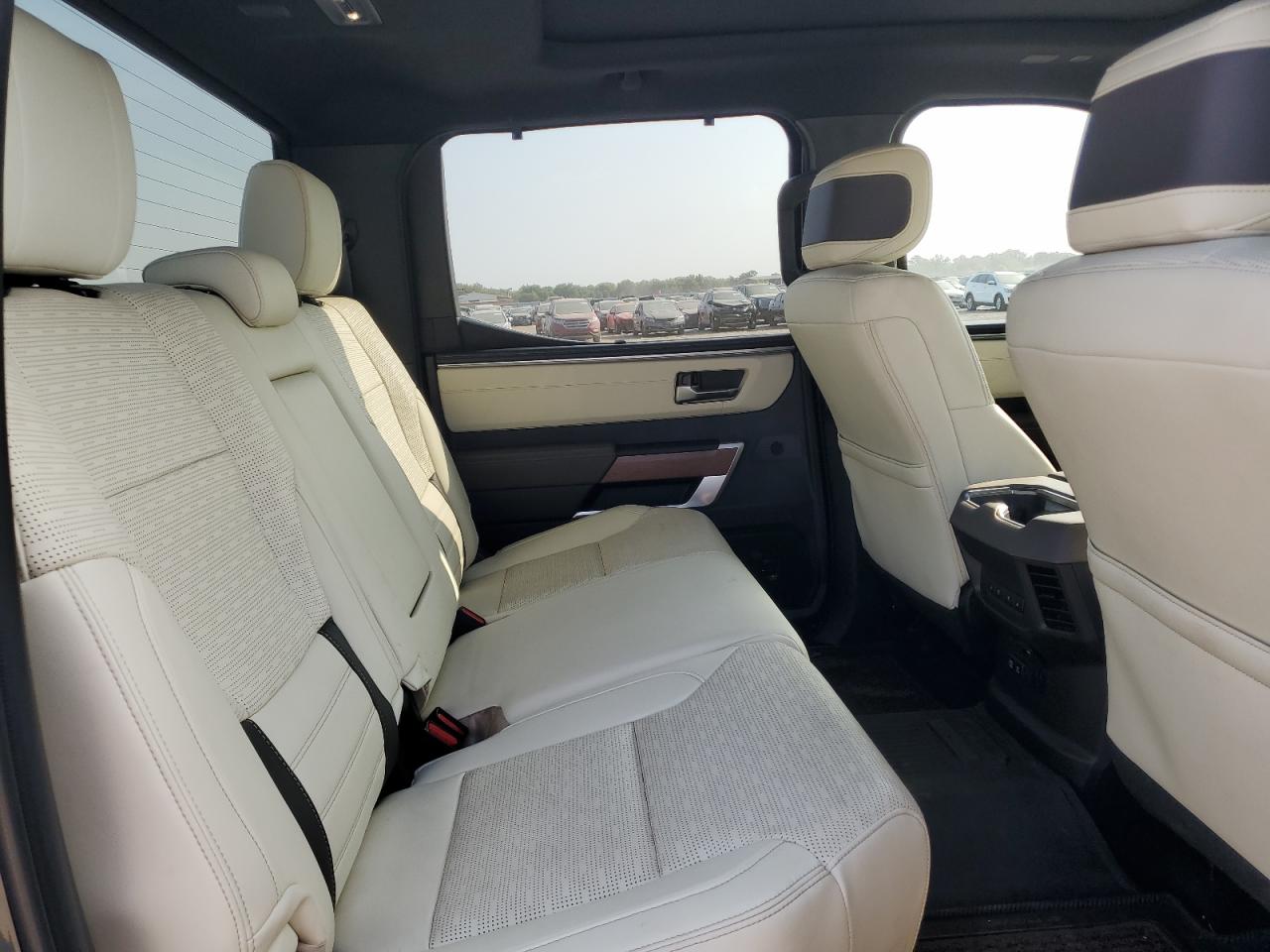 TOYOTA TUNDRA CREWMAX PLATINUM