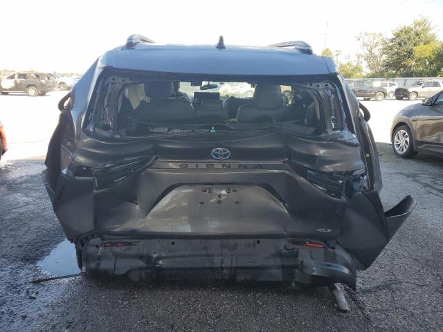 2025 TOYOTA SIENNA XLE #3279505242