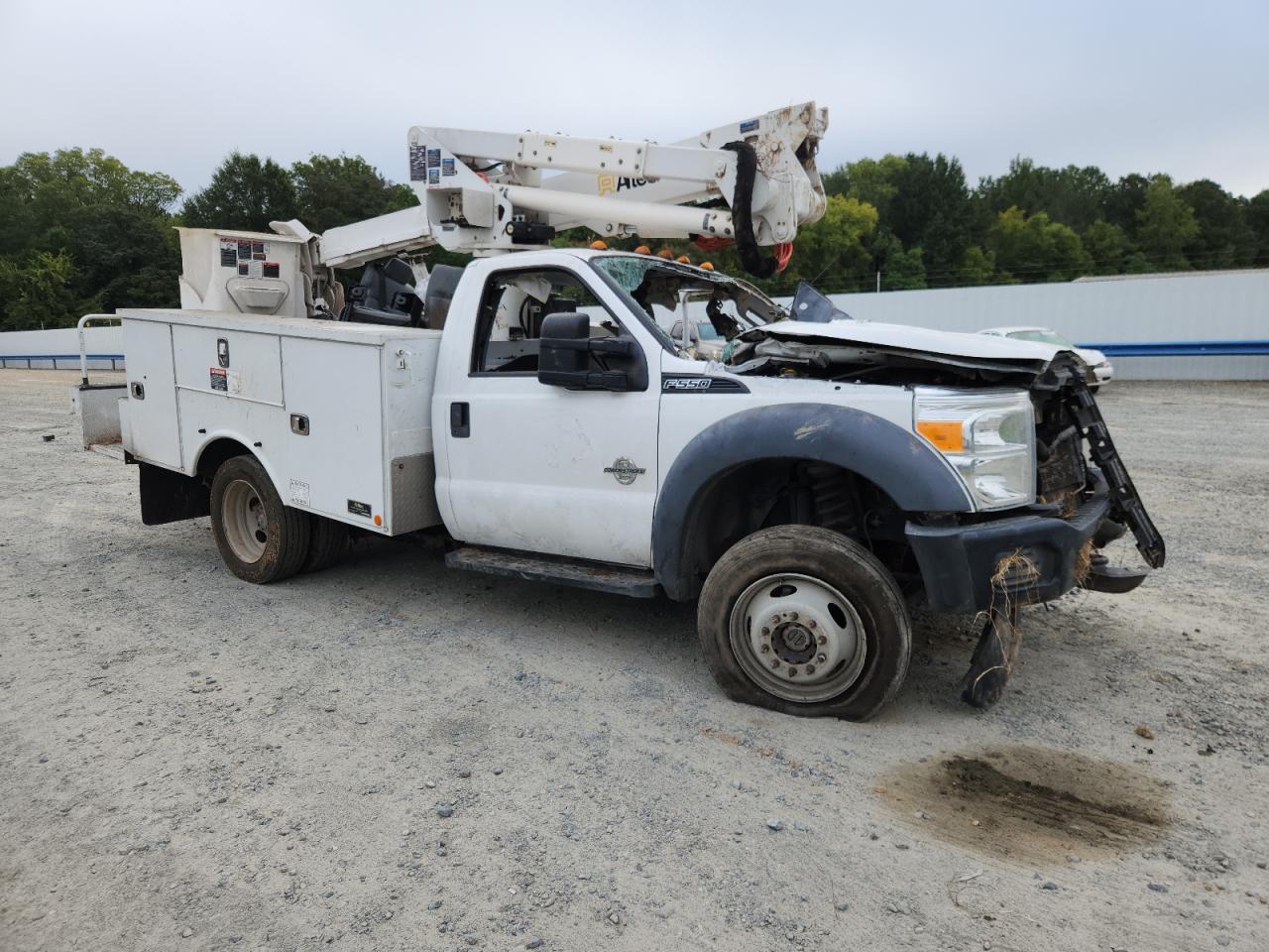 FORD F-550 SUPER DUTY